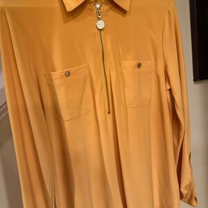 Beautiful classy fun top!! Wear with jeans, skirt or slacks!